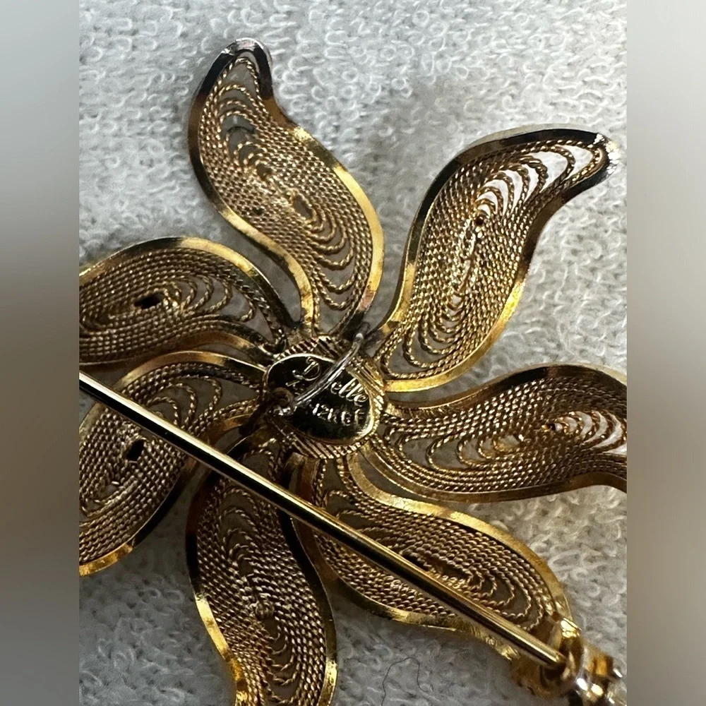 DIXELLE 12k Gold Filled Filigree Floral Brooch with Pearl Center